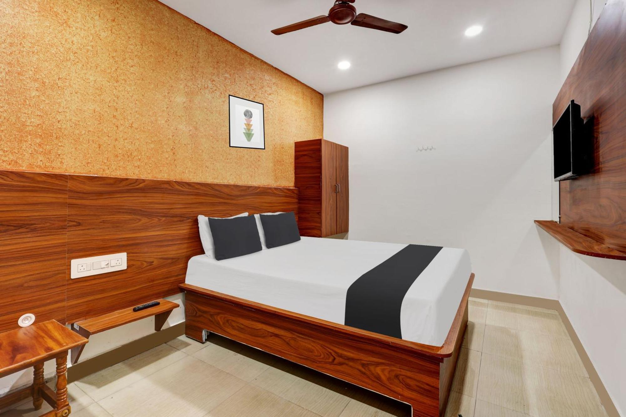 Hotel O Gangothri Lodge Visakhapatnam Extérieur photo