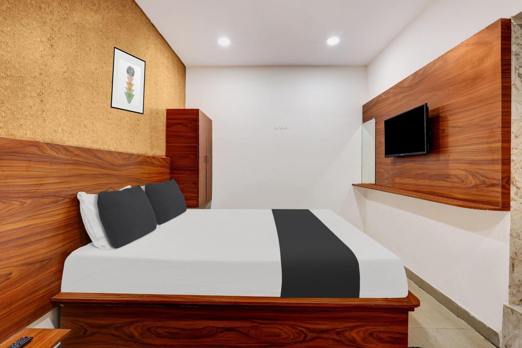 Hotel O Gangothri Lodge Visakhapatnam Extérieur photo