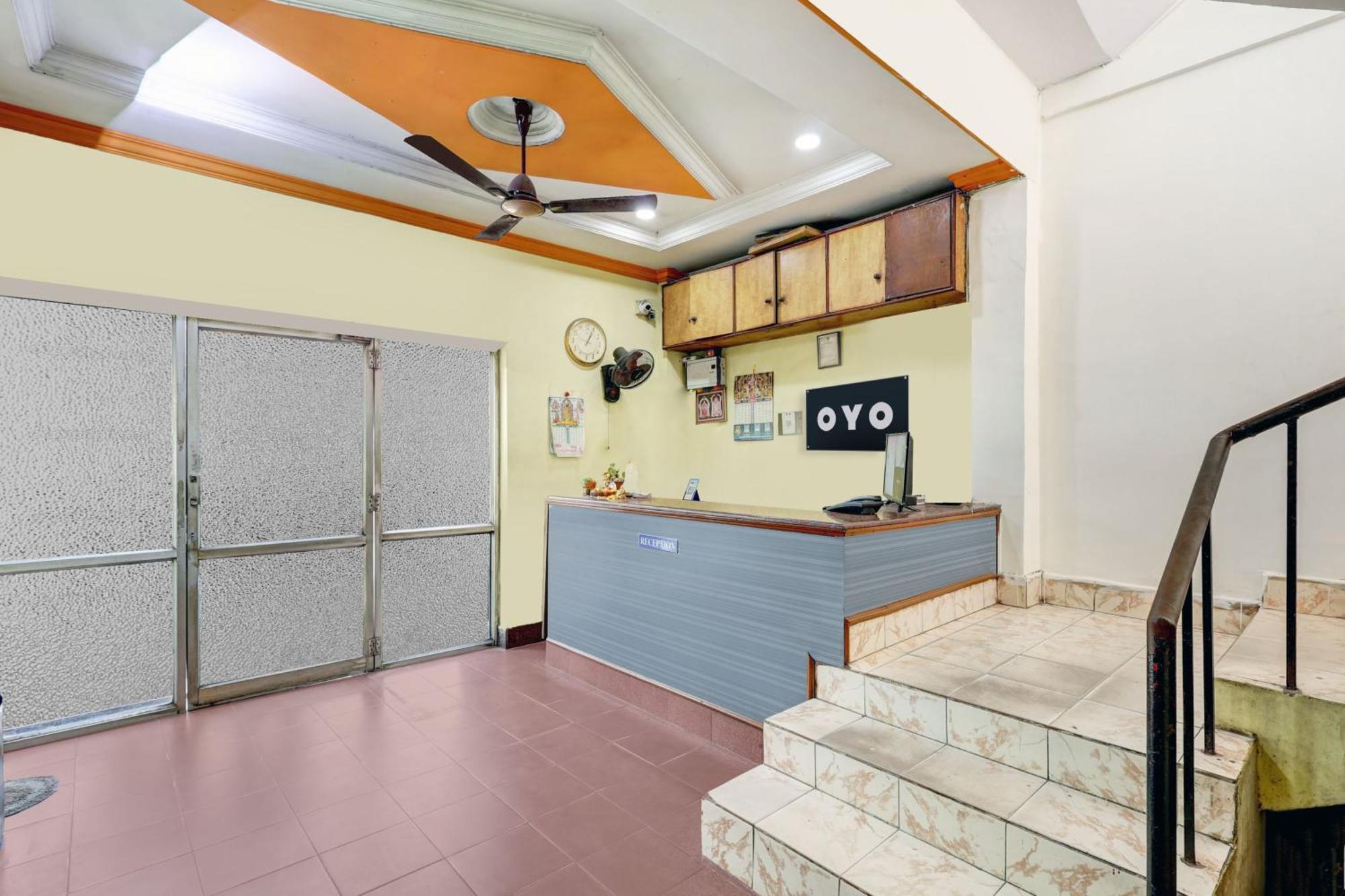 Hotel O Gangothri Lodge Visakhapatnam Extérieur photo