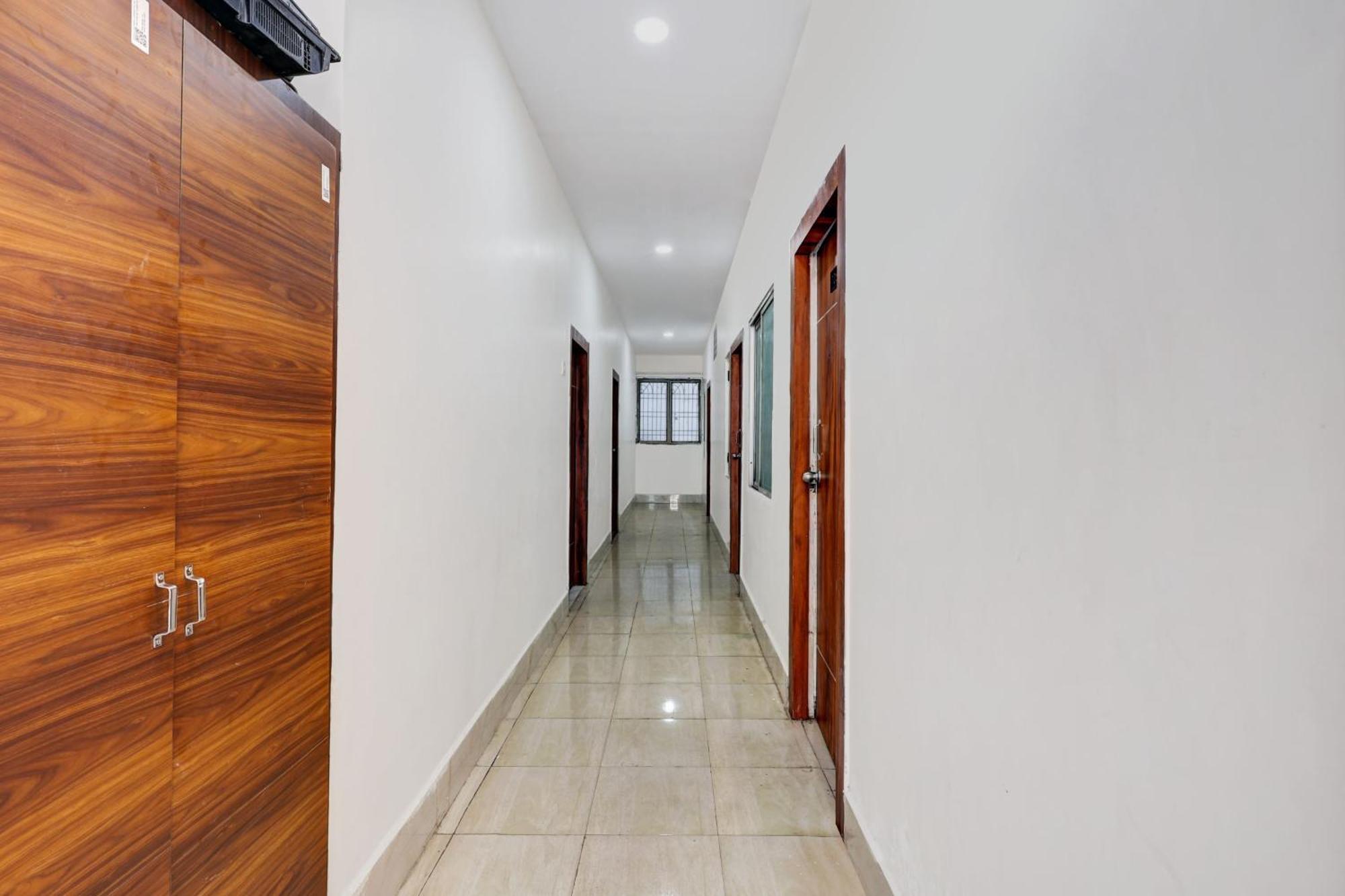 Hotel O Gangothri Lodge Visakhapatnam Extérieur photo