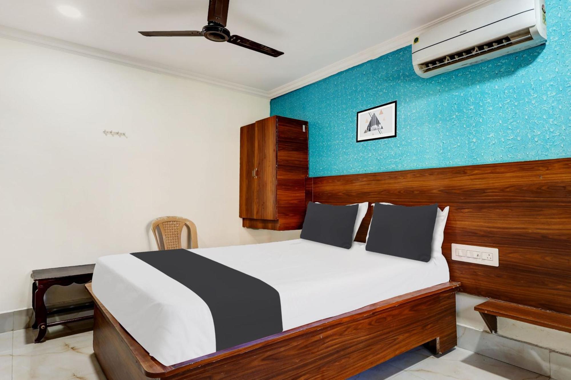 Hotel O Gangothri Lodge Visakhapatnam Extérieur photo